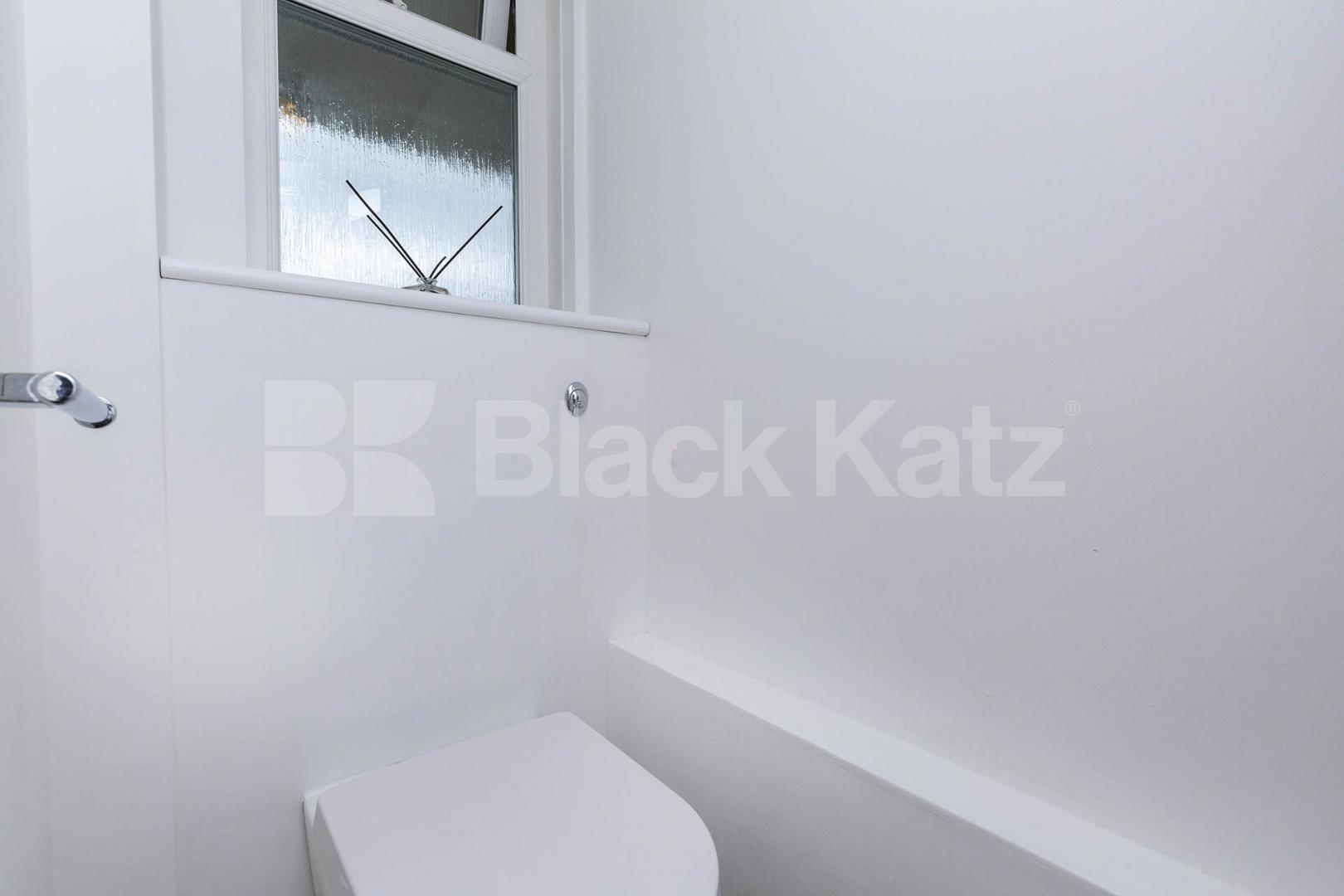 Split level Maisonette in a hard to beat location in between Angel & Kings Cross Wynford Road, Angel / Kings Cross